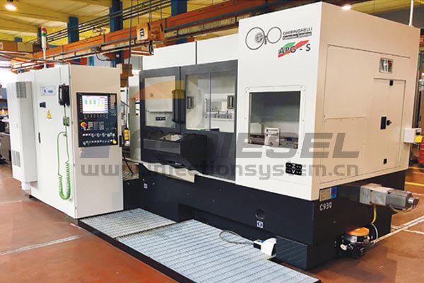 Italy GHIRINGHELLI Universal Grinding Center